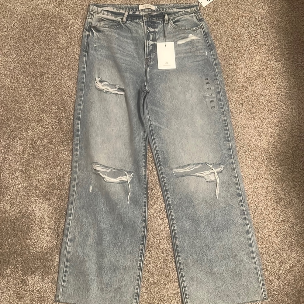 light denim, dad jeans. women’s size 31. brand new, with tags.